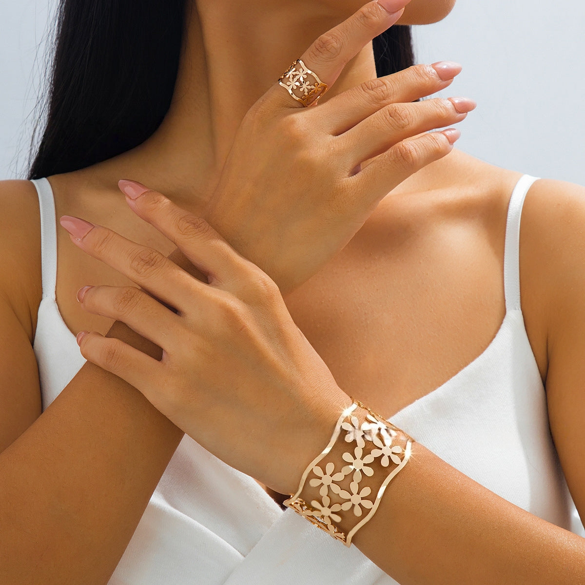 2025 New Trend Gold Plated Stainless Steel Women Bracelet Ring Jewelry Set Classic Geometric Luxury Design Anniversary Gift