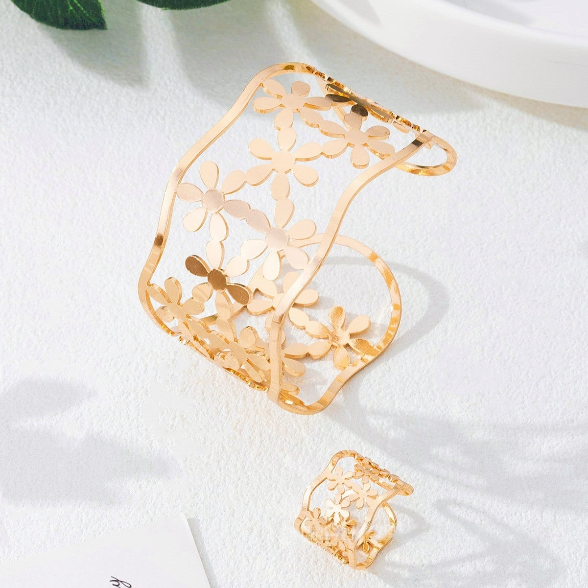 2025 New Trend Gold Plated Stainless Steel Women Bracelet Ring Jewelry Set Classic Geometric Luxury Design Anniversary Gift