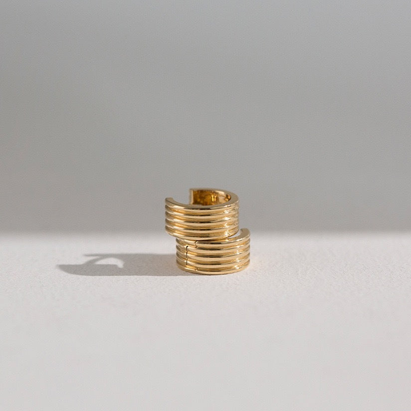 High Quality Women's Fashion Jewelry Zircon Waterproof Hypoallergenic 18K Gold Titanium Steel Smooth Wide Band Stainless Steel